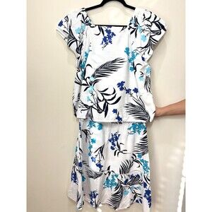 Liz Claiborne Top & Skirt 2-piece Set White Blue Floral Short Sleeve Hawaiian